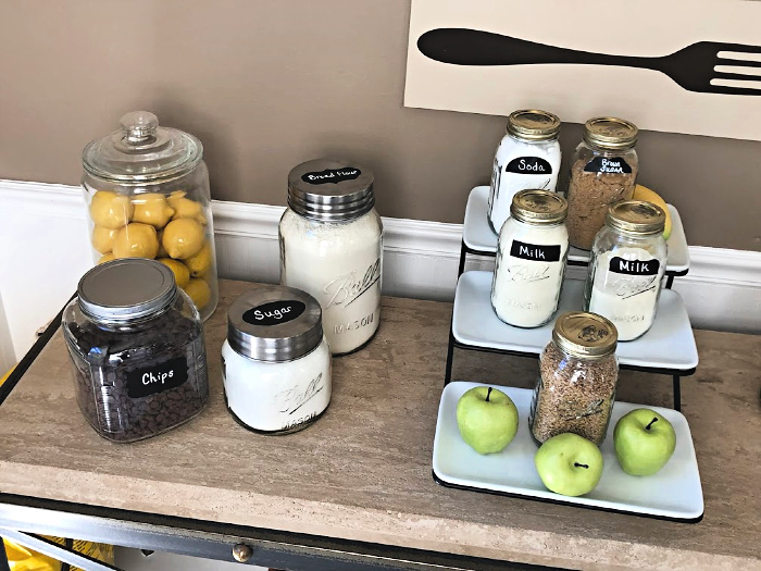 how to organize baking supplies