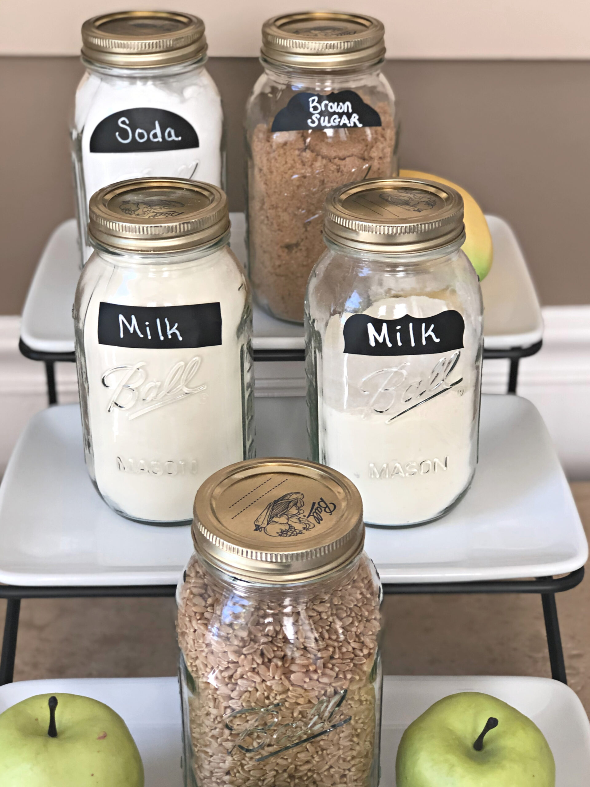 how to organize baking supplies